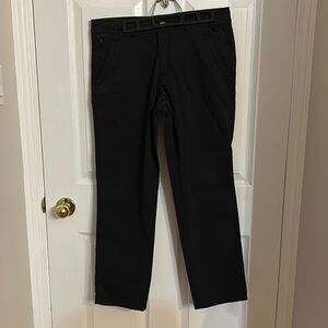 BC Clothing. 32/30 x 28.25” Inseam. Black. Men’s Casual Pants Like New